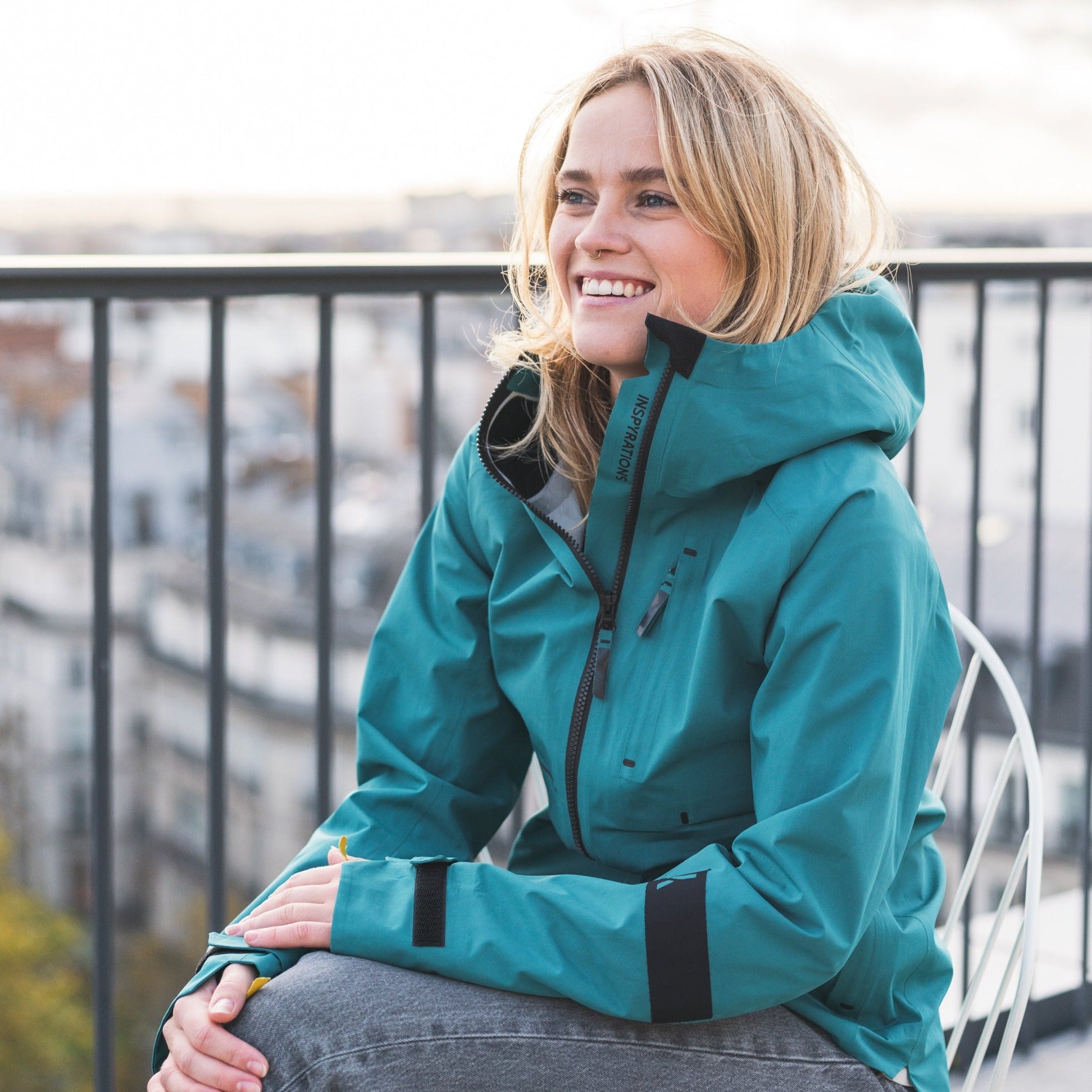 veste shell 3 couches membrane imperméable et respirante.  Fabriquée en france. Recyclée et recyclable. Style et look gorpcore.