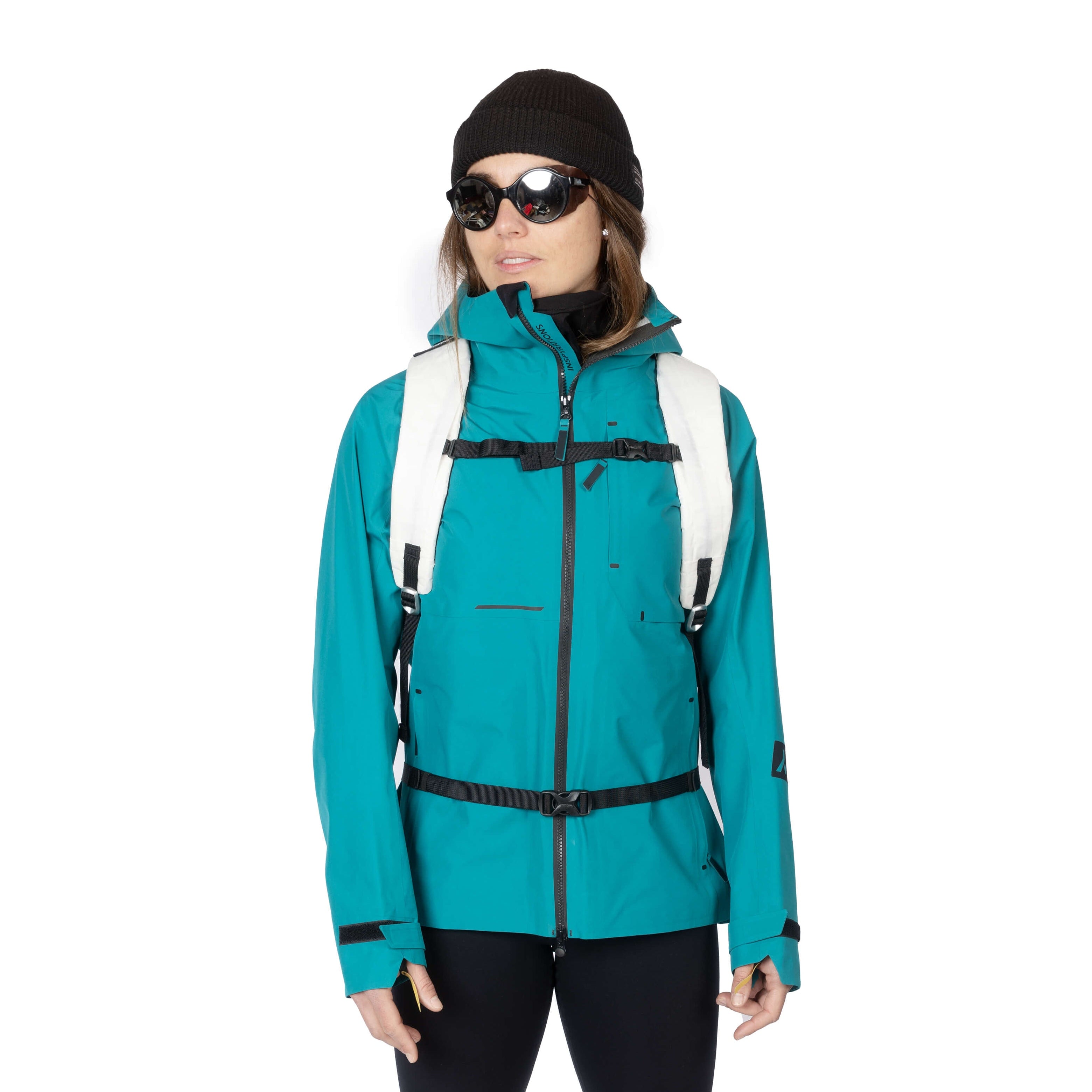 veste shell 3 couches membrane imperméable et respirante. Fabriquée en france. Recyclée et recyclable. Style et look gorpcore.