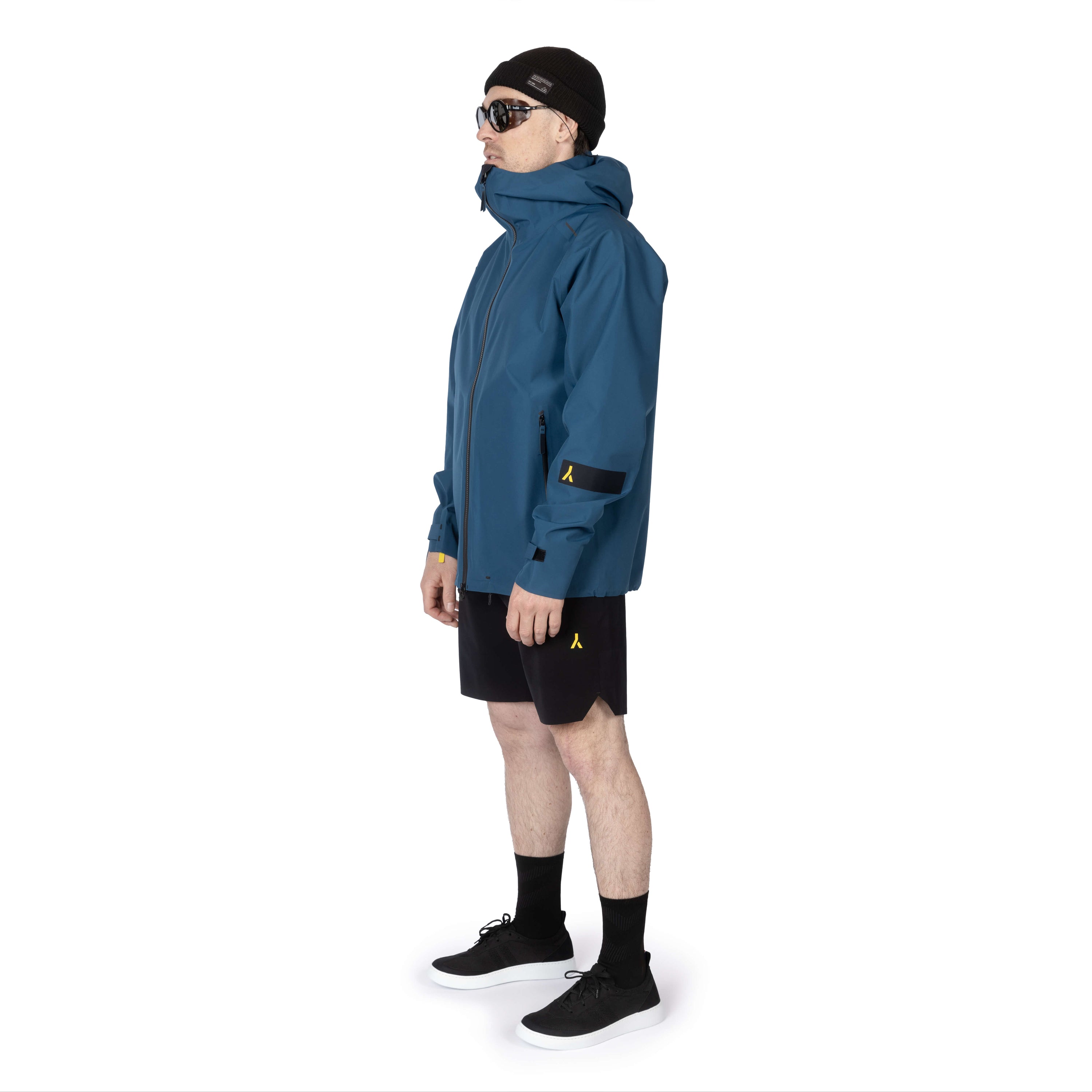 veste shell 3 couches membrane imperméable et respirante.  Fabriquée en france. Recyclée et recyclable. Style et look gorpcore.