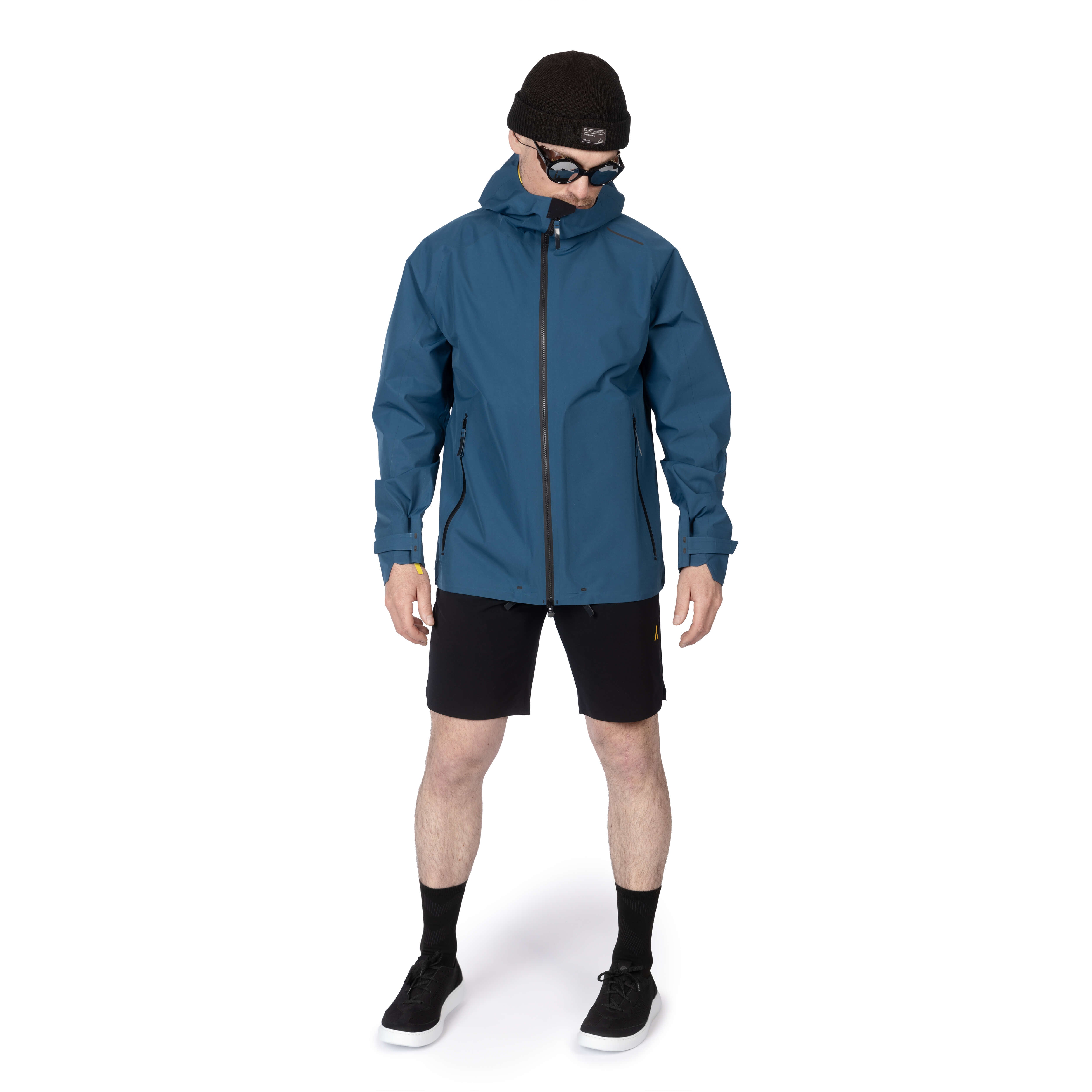 veste shell 3 couches membrane imperméable et respirante. Fabriquée en france. Recyclée et recyclable. Style et look gorpcore.