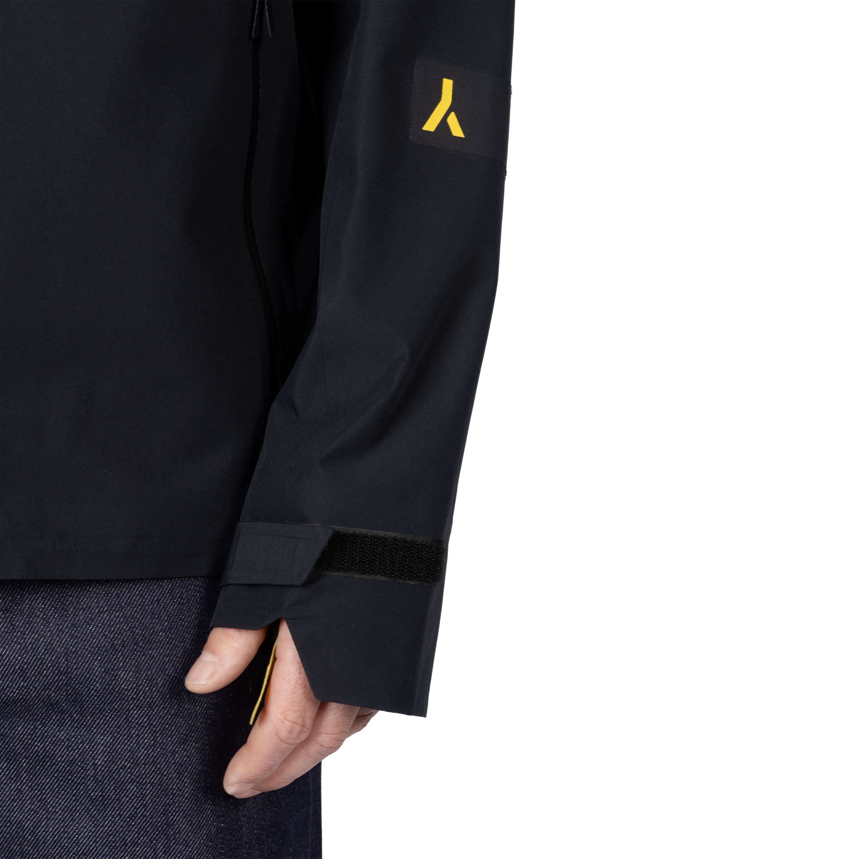 veste shell 3 couches membrane imperméable et respirante.  Fabriquée en france. Recyclée et recyclable. Style et look gorpcore.