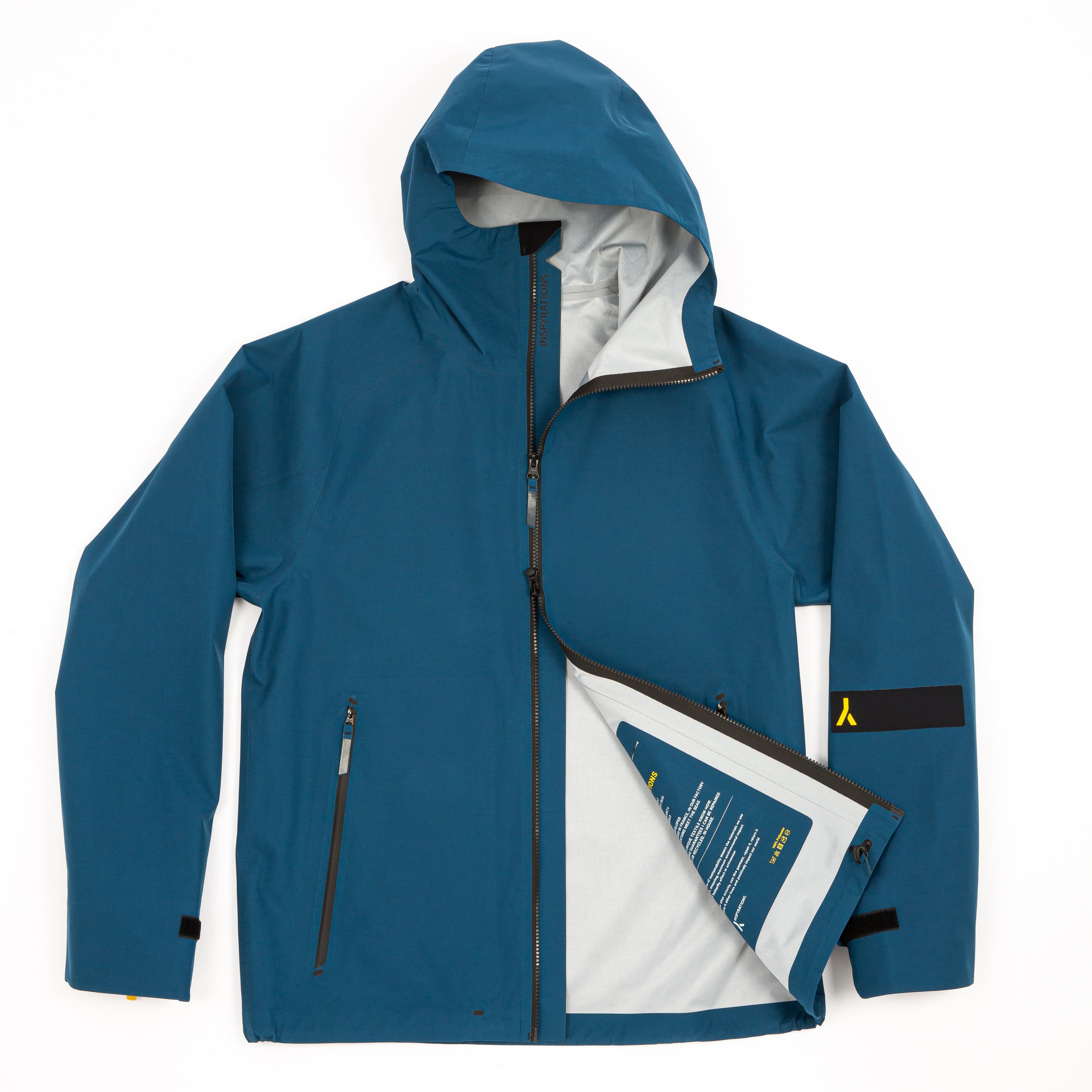 veste shell 3 couches membrane imperméable et respirante.  Fabriquée en france. Recyclée et recyclable. Style et look gorpcore.