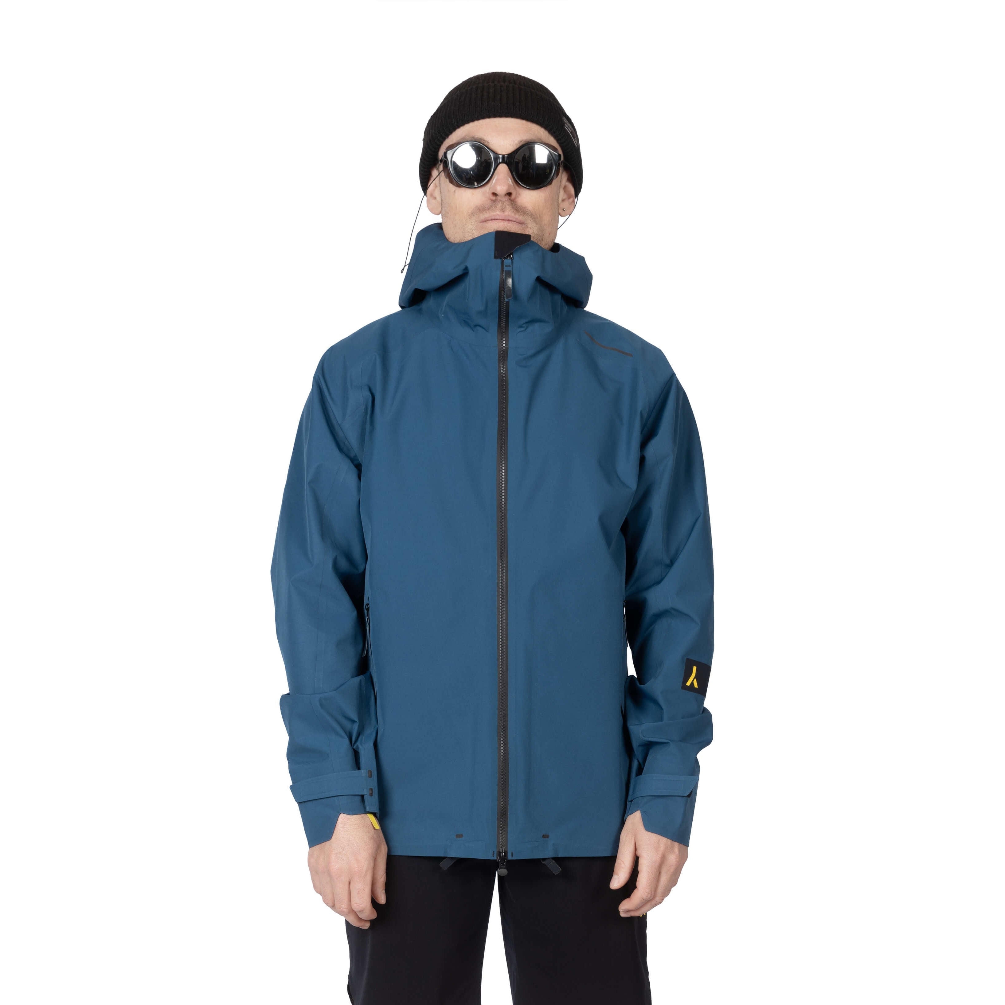 veste shell 3 couches membrane imperméable et respirante.  Fabriquée en france. Recyclée et recyclable. Style et look gorpcore.